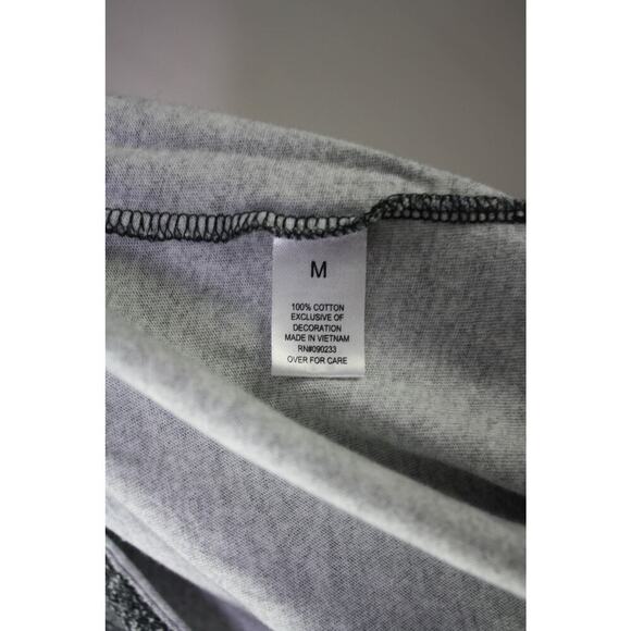 On The Byas T Shirt Gray Tribal Print Pocket Crewneck Comfort Cotton M - Picture 4 of 4